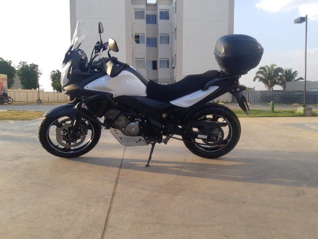 MOTO SUZUKI