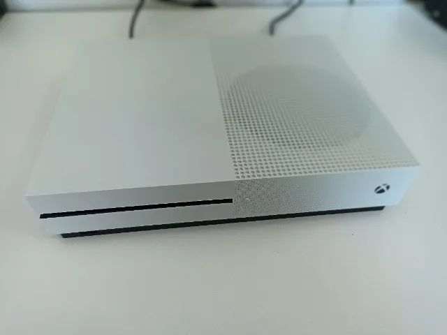 Microsoft Xbox One S 1tb (Usado) - Videogames - Piacatuba