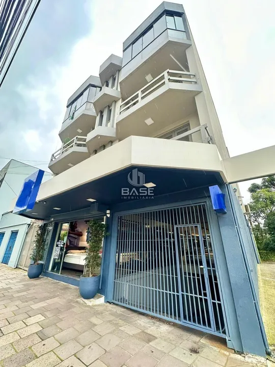 Apartamento com 209m² no Centro de Caxias do Sul com excelente localização. Possui 5 dormi