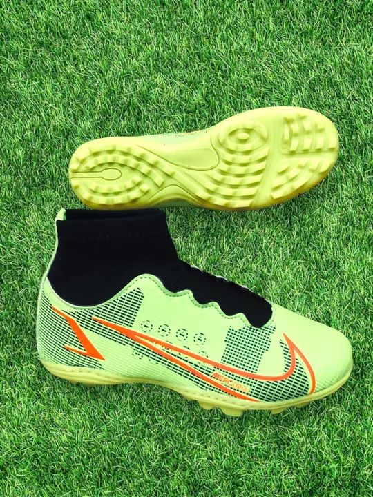 CHUTEIRA SOCIETY ESTILO BOTINHA Calçados Esportivos Dois de