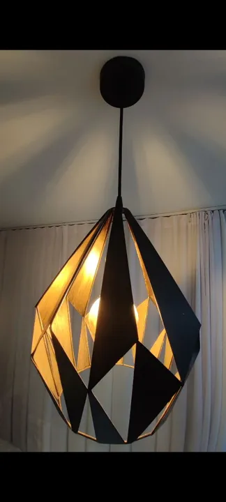2 Luminárias pendentes com lâmpada âmbar