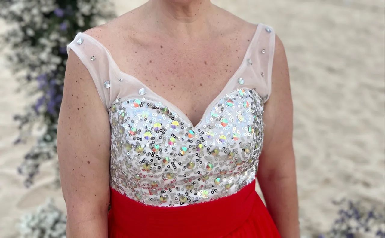 Vestido laranja longo para ocasião especial