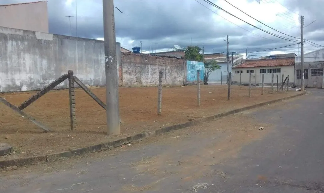 Dois lotes de esquina SQ 17 Quitados e escriturados