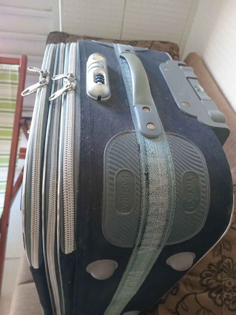 Mala de viagem preta com rodinhas - Foto 3