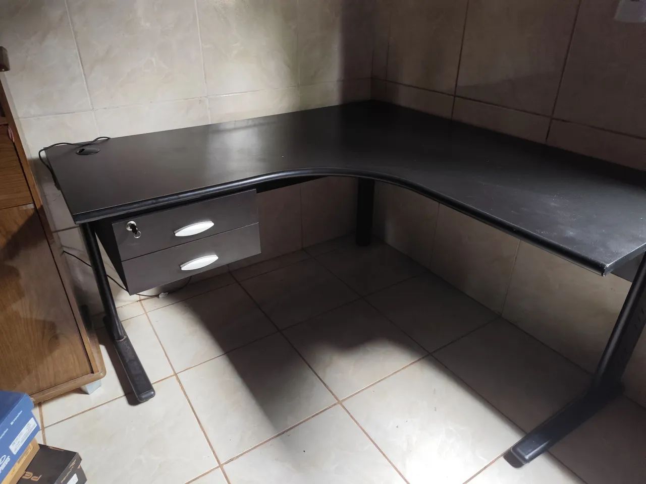 L-Shaped Desk64301532959745121