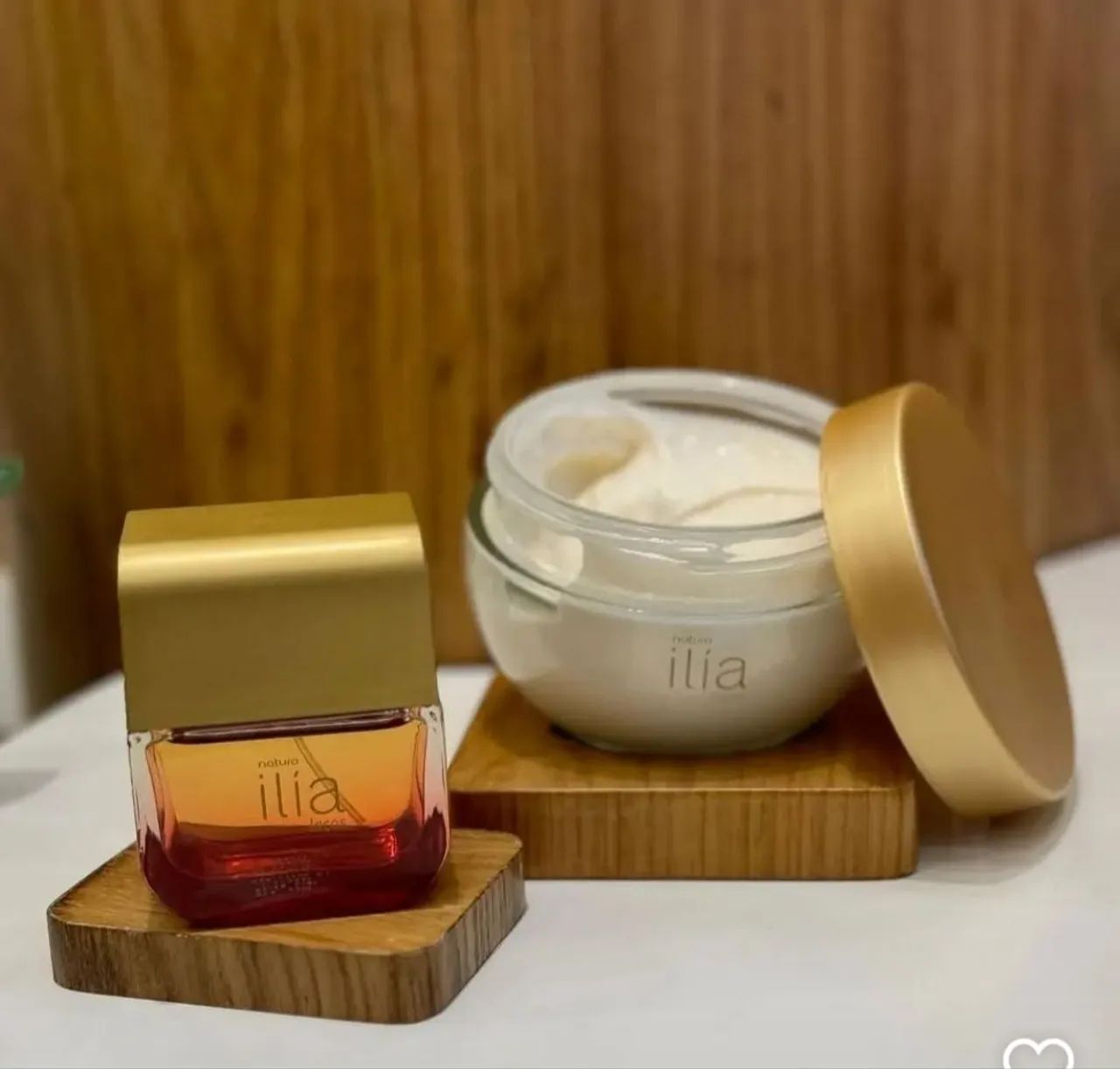 Ilía Perfume e Creme Hidratante em promoção 
