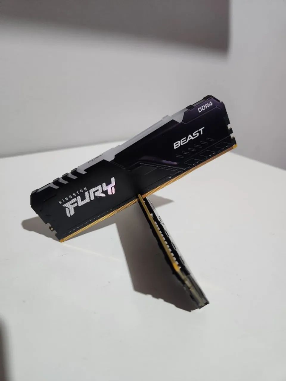 Memória Kingston FURY Beast DDR4 RGB 2x8GB (16GB) 3200MHz