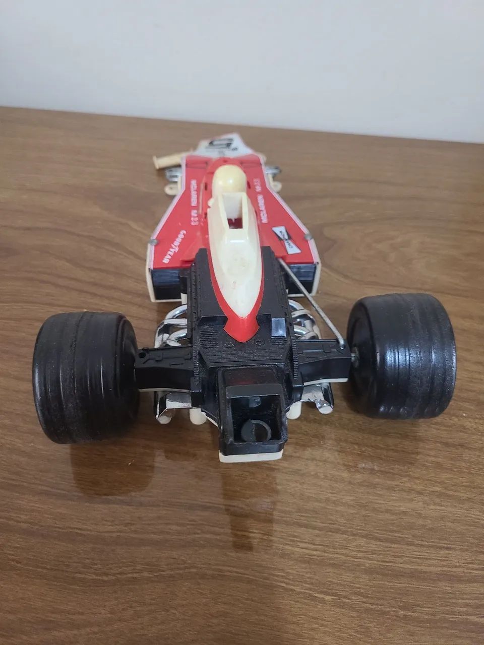 Carrinho Miniatura McLaren M23 Marlboro Glasslite Anos 80 - Foto 4