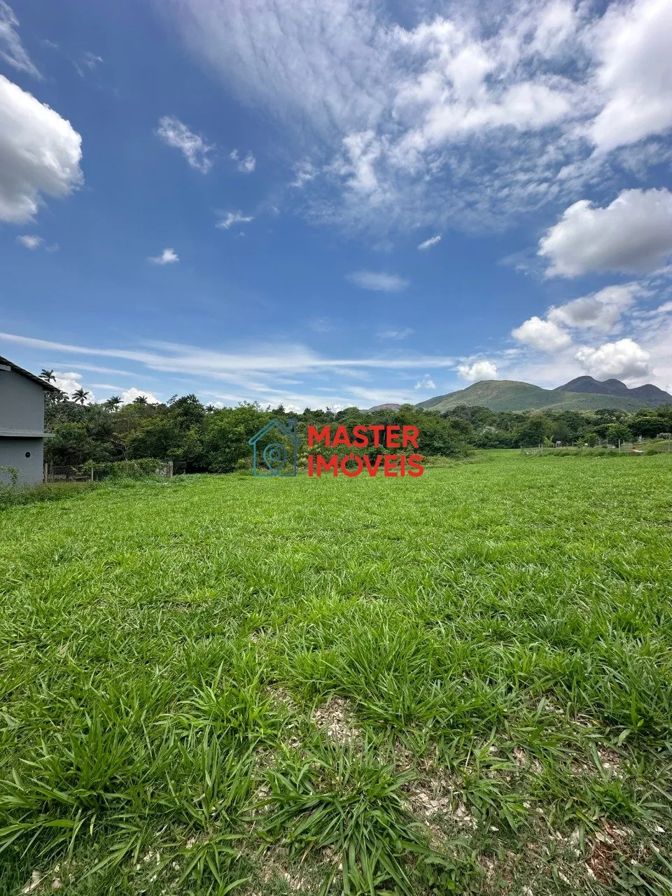 LOTE DE 1.000 M², COND. COM ESTRUTURA COMPLETA.