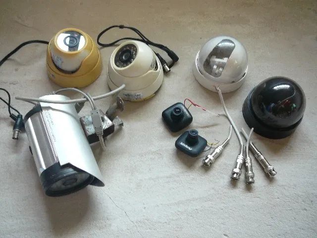 kit 4 câmeras + DVR + Caixa Metálica - Usado - Foto 2