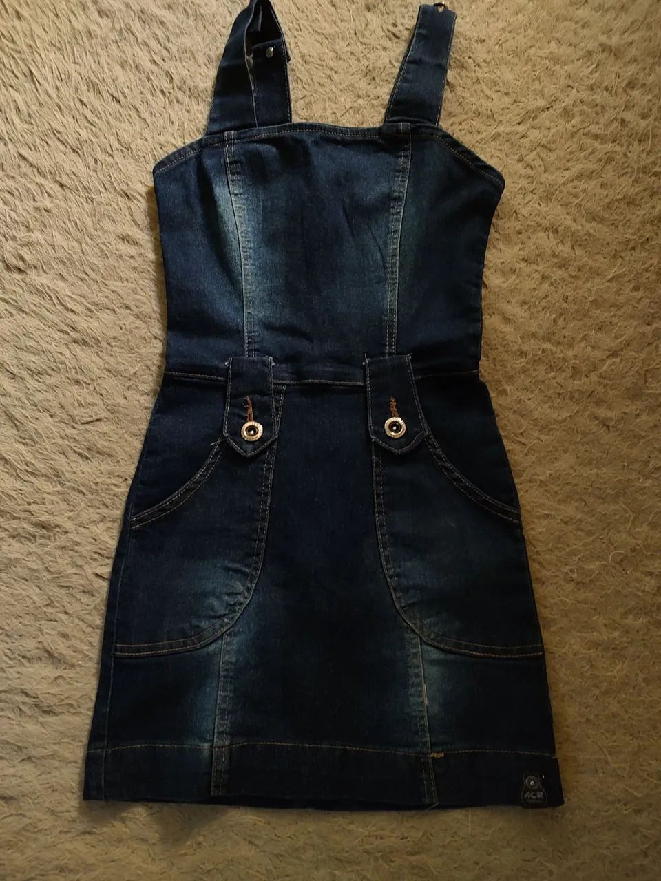 Vestido Jeans com Alças Reguláveis.