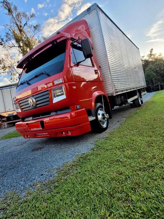 Volks 8-120 Motor Worker 2012 Baú  - Foto 2