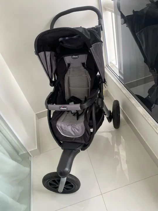 Carrinho de Bebê Graco - 3 Rodas - Preto - Foto 2