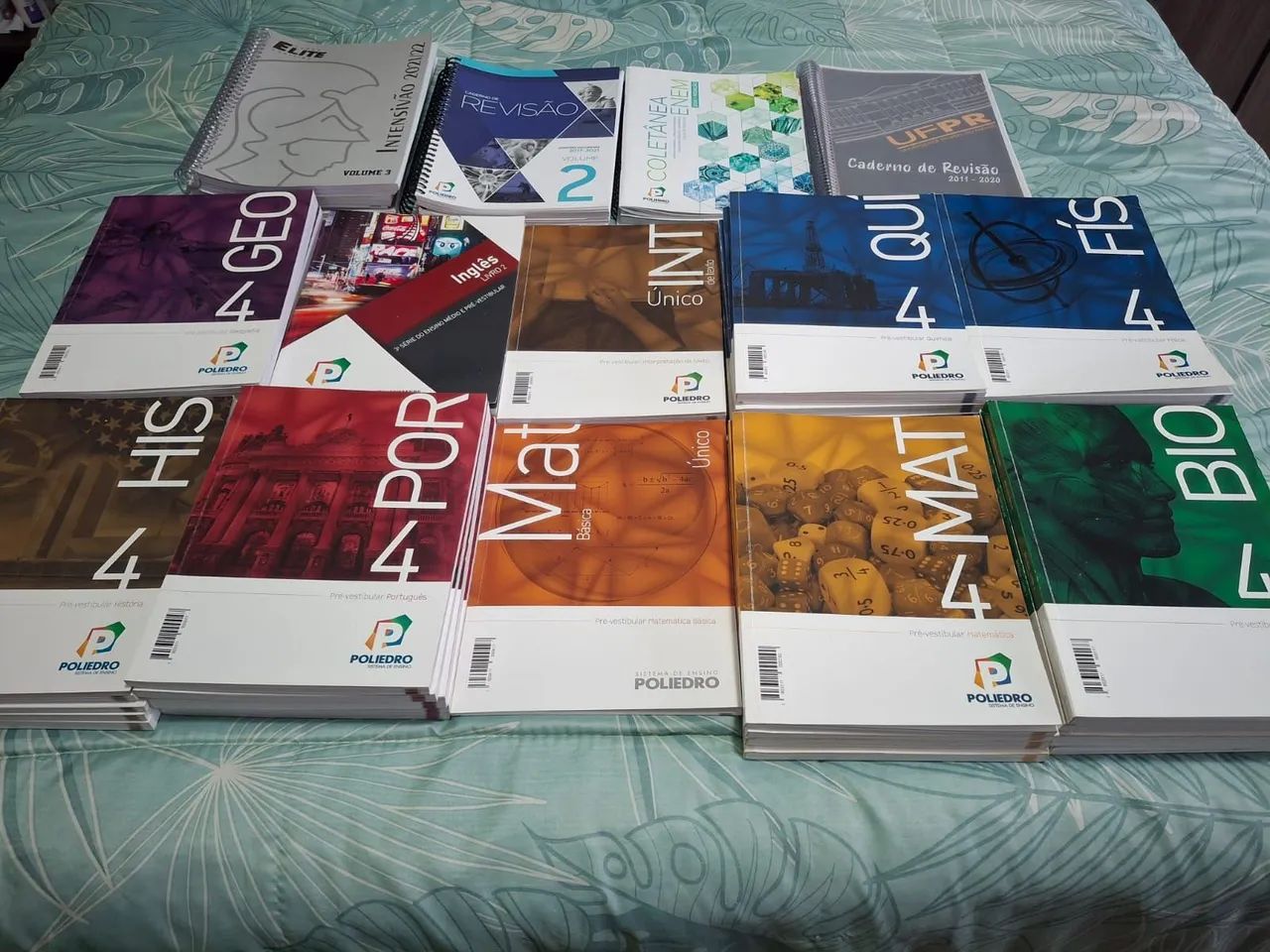 Kit de livros para o Pré-Vestibular Poliedro - 4º Ano