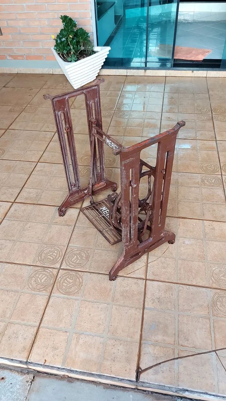 Pé de máquina em ferro - Foto 5