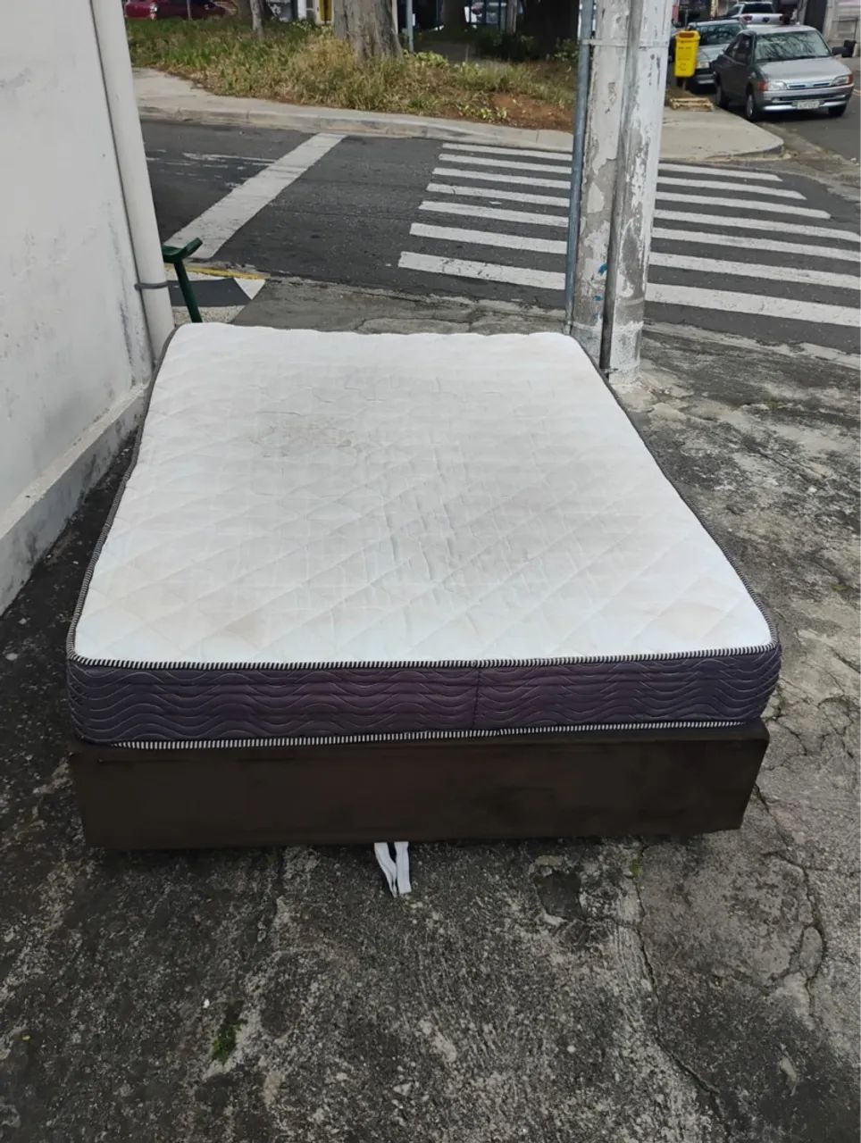 Cama tamanho Casal com Colchão