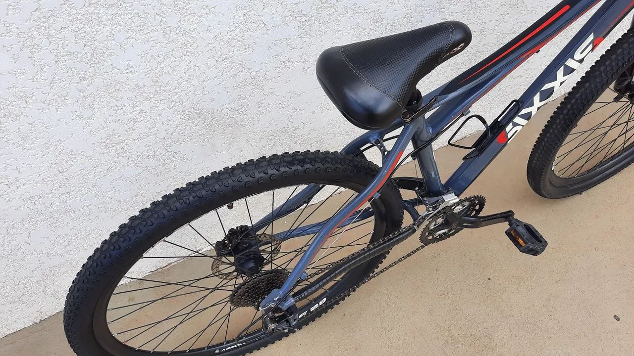 Bicicleta Sixxis Aro 29, kit shimano tamanho M - 17', bem conservada, freeride - Foto 3