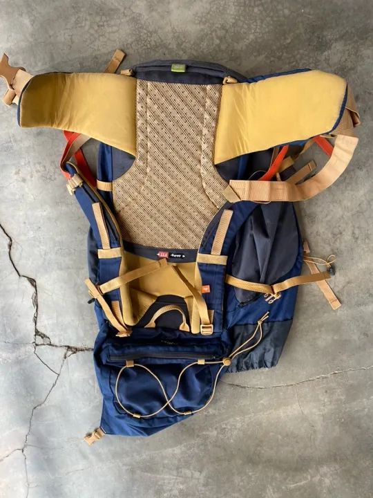 Mochila de Camping Quechua 50 litros - Foto 4