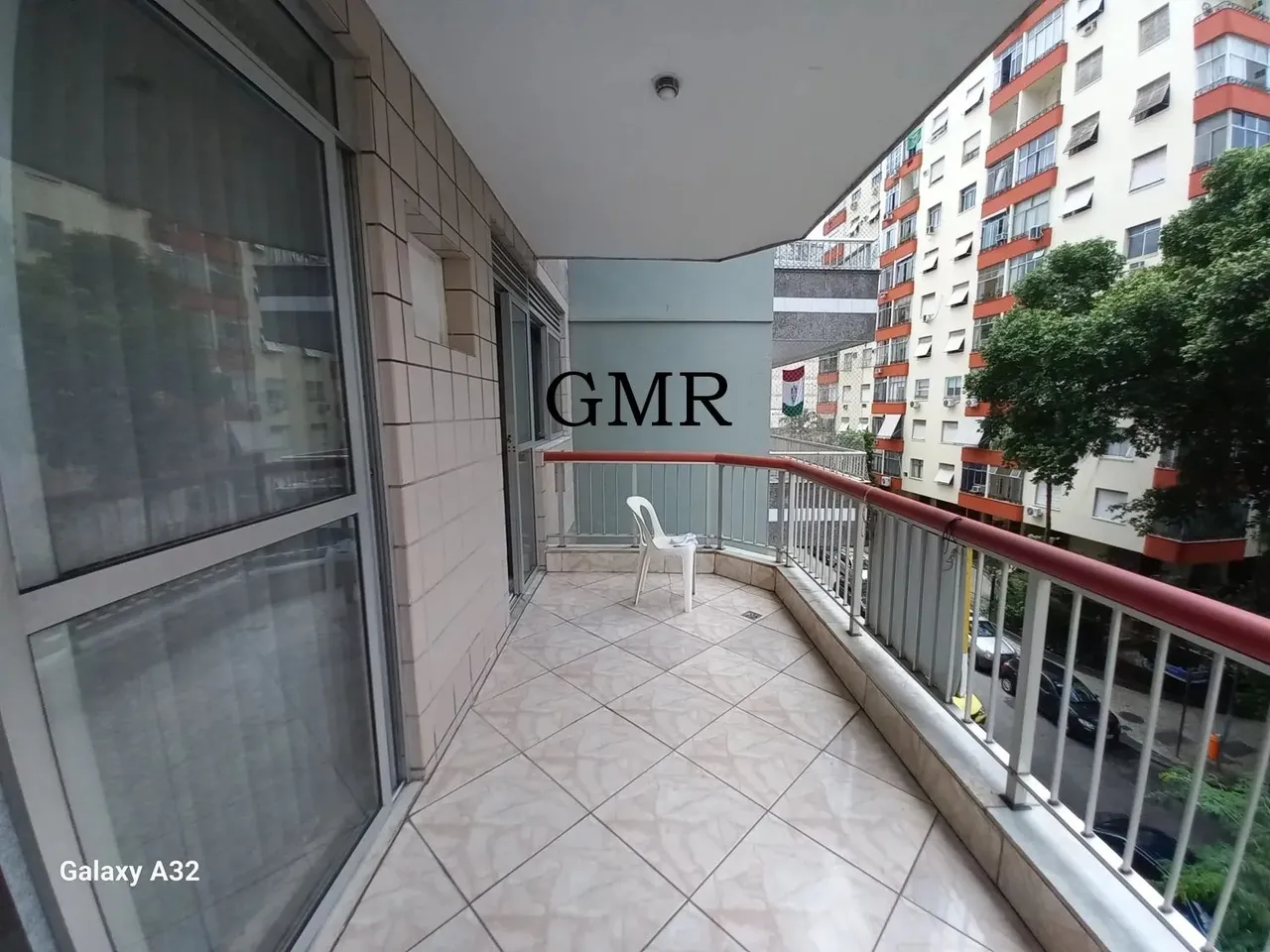 EXCELENTE SALA E QUARTO COM VARANDÃO NO CATETE - 62 m2