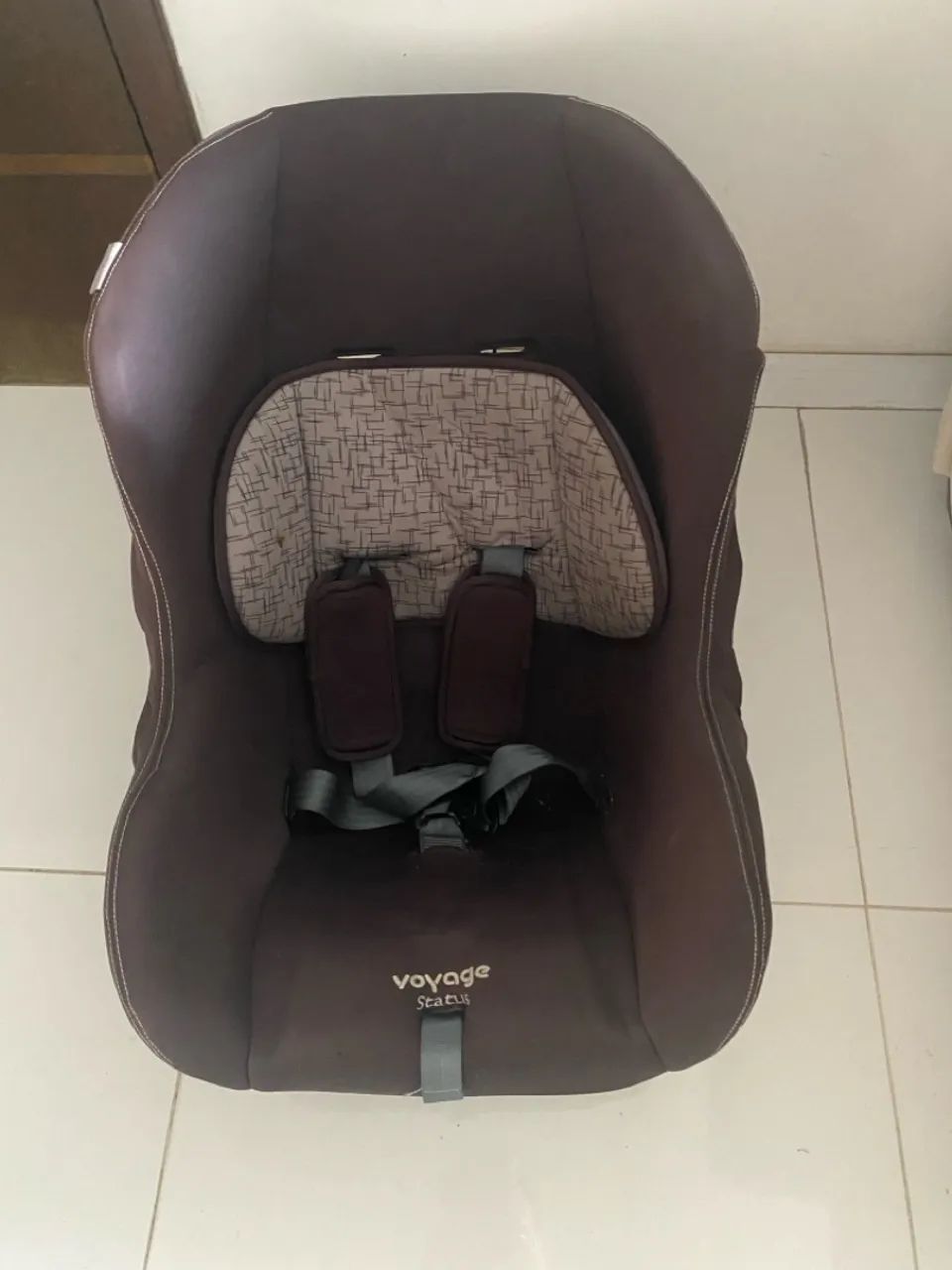 Bebê conforto.