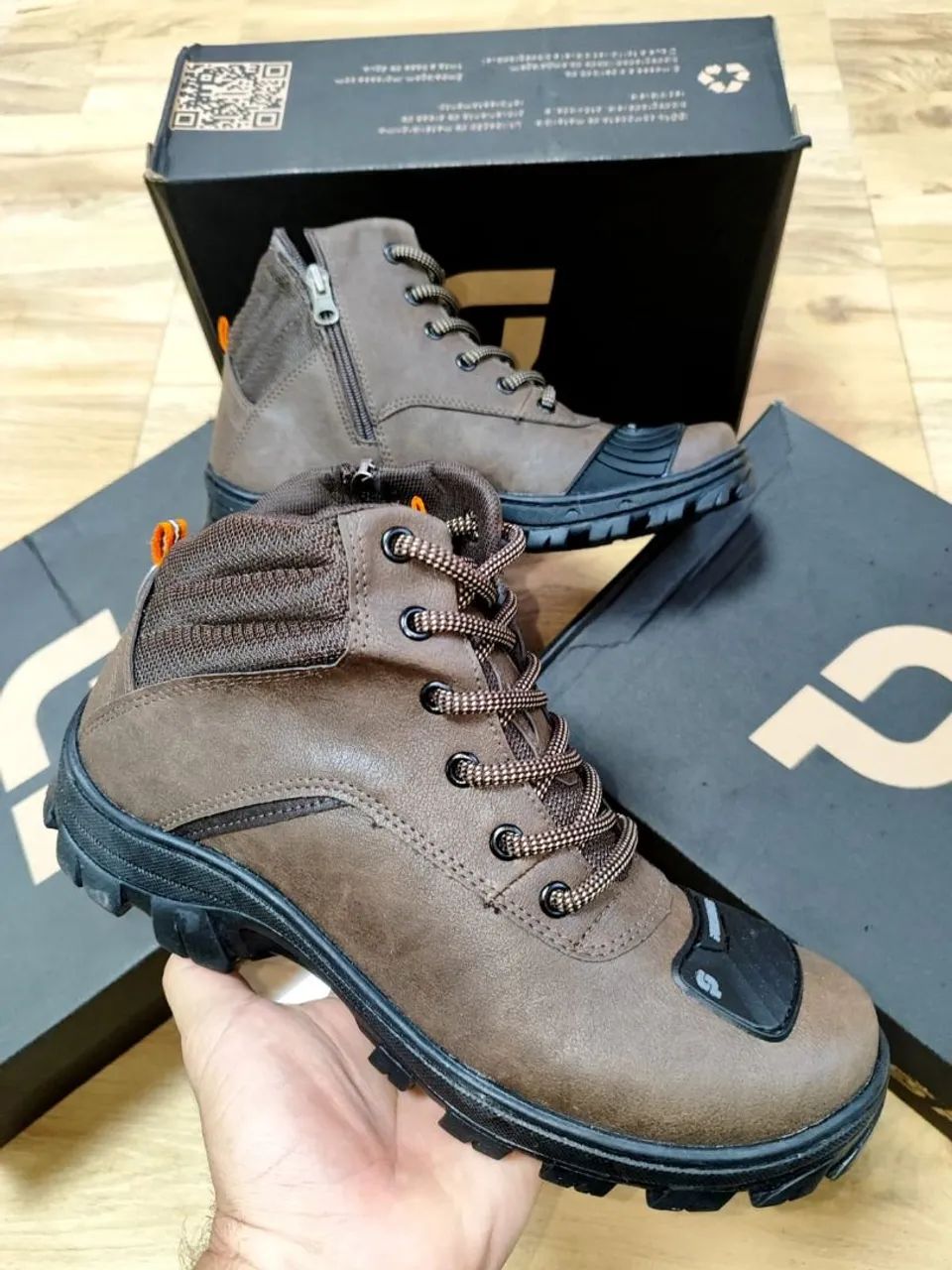 BOTA COTURNO MARROM CLARO COM ZÍPER 