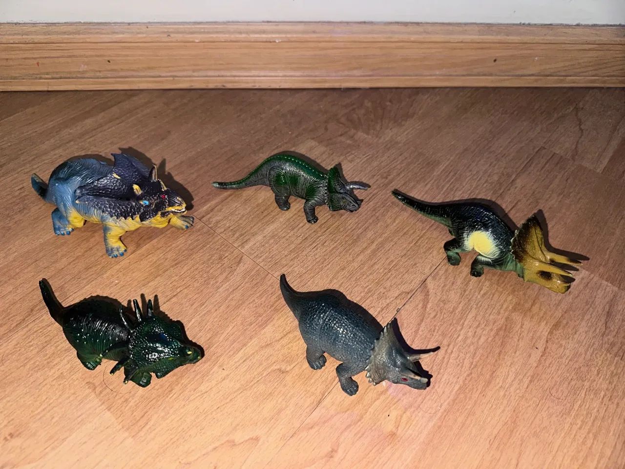 Dinossauros de brinquedo - 5 dinossauros . COLEÇÃO COMPLETA!!! - Foto 2