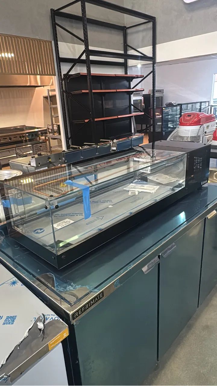 Vitrine de sushi 1,50m bancada preta 