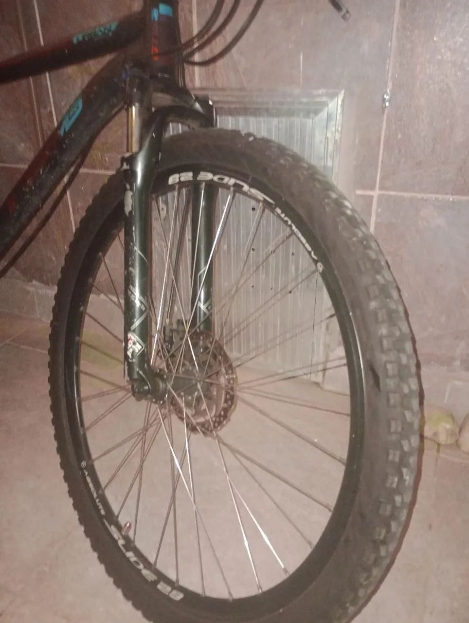 Bicicleta Mountain Bike aro 29 - Shimano Deore revisada - Foto 4