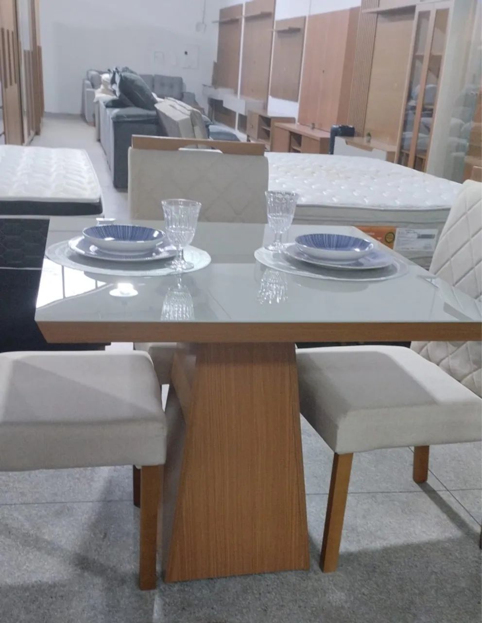 Mesa de jantar 4 lugares 12x sem juros