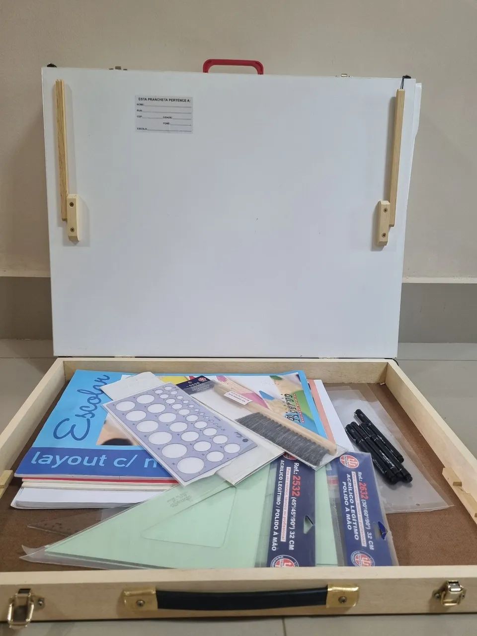 Vendo Prancheta Portátil A2 com Régua Paralela e alguns materiais  - Foto 4