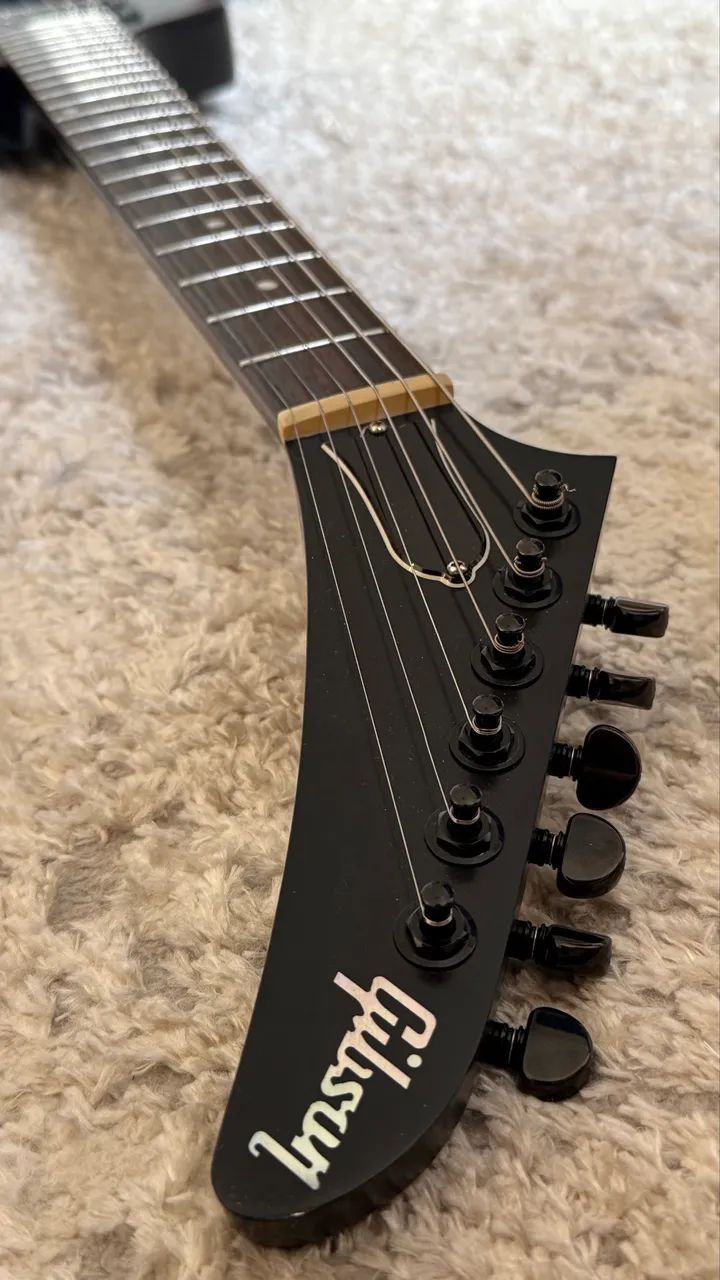 Guitarra Gibson Explorer 2019 - Captadores Gibson ou EMG James
