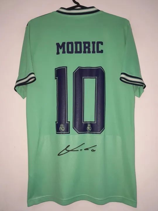 Camisa real Madrid 2019 / 2020 #10 modric autografada certificada