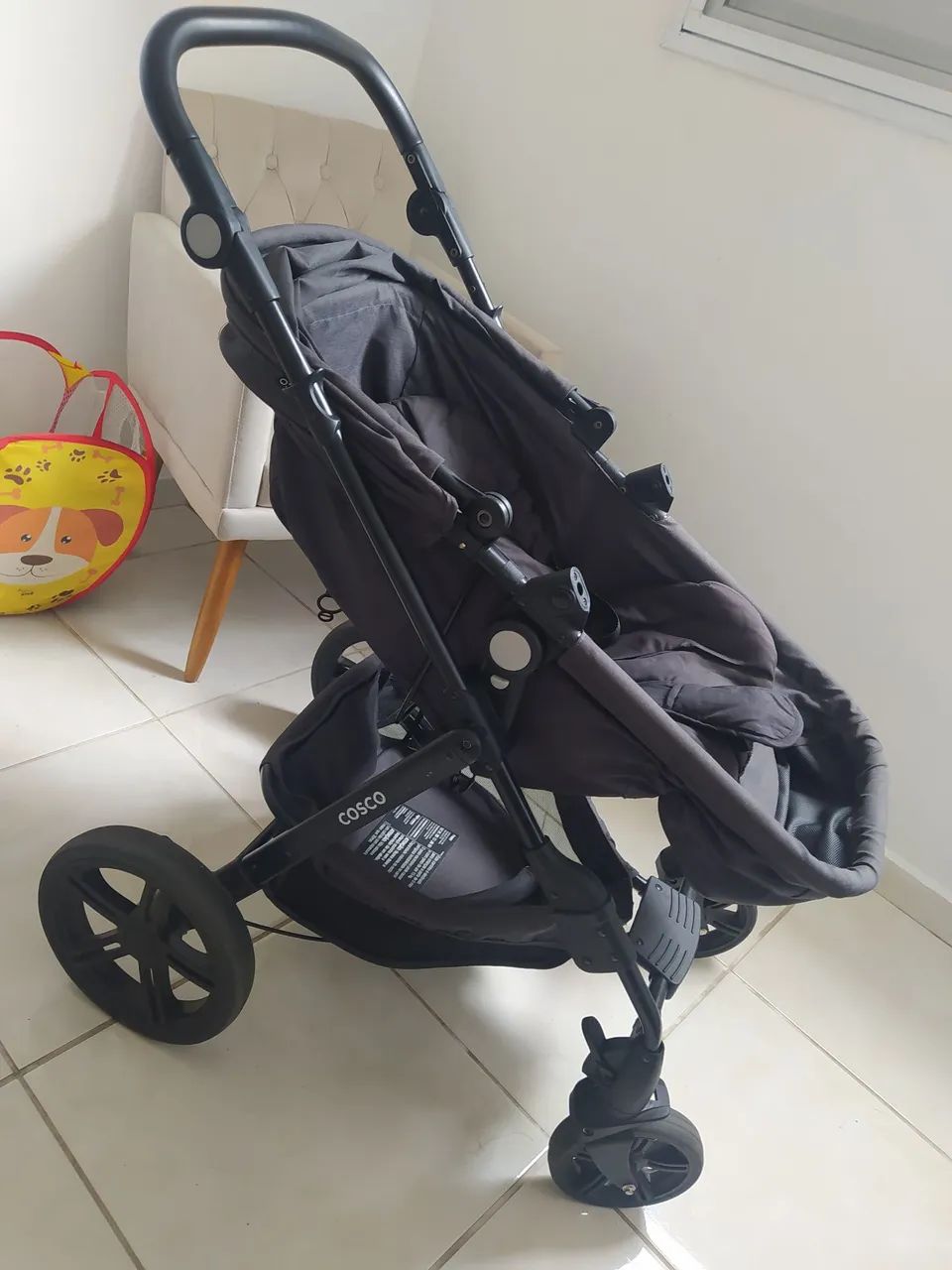 Carrinho moisés Cosco Poppy preto - Foto 2