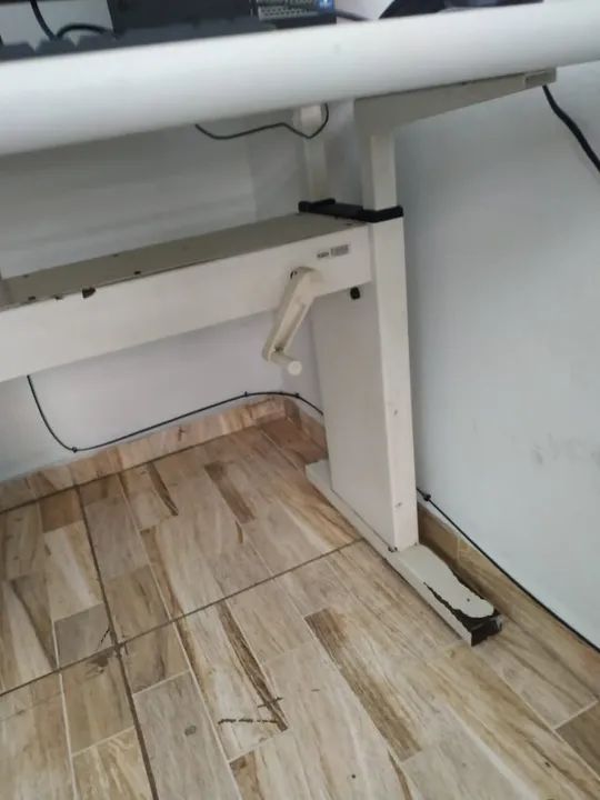 Mesa para home office usada em bom estado  - Foto 3