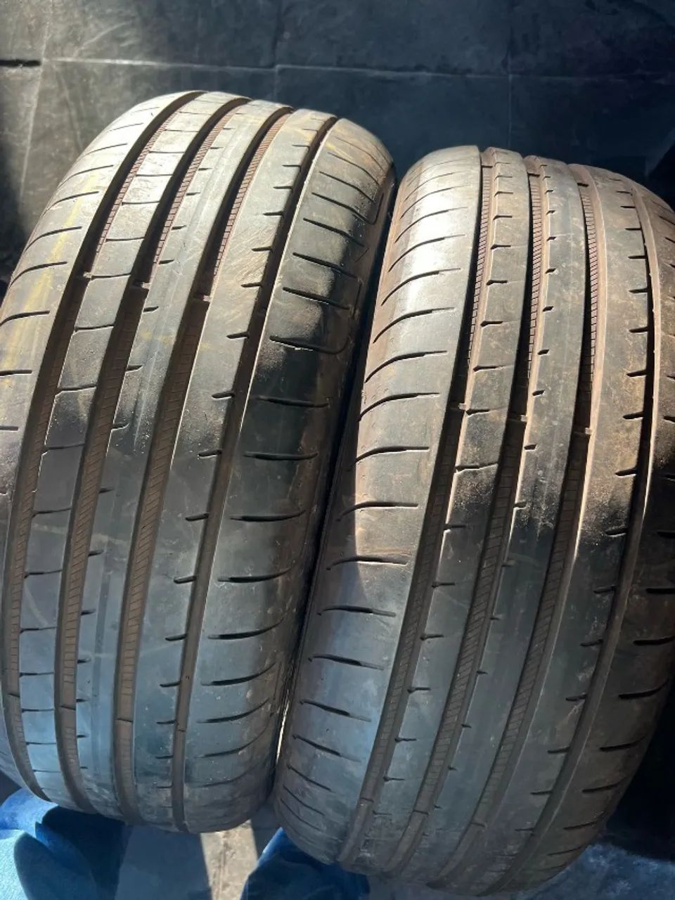 Pneu Eagle 225/45/19 90 % Vida util.