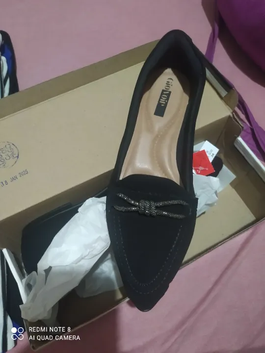Sapatinha nova na caixa. n 37 preta.