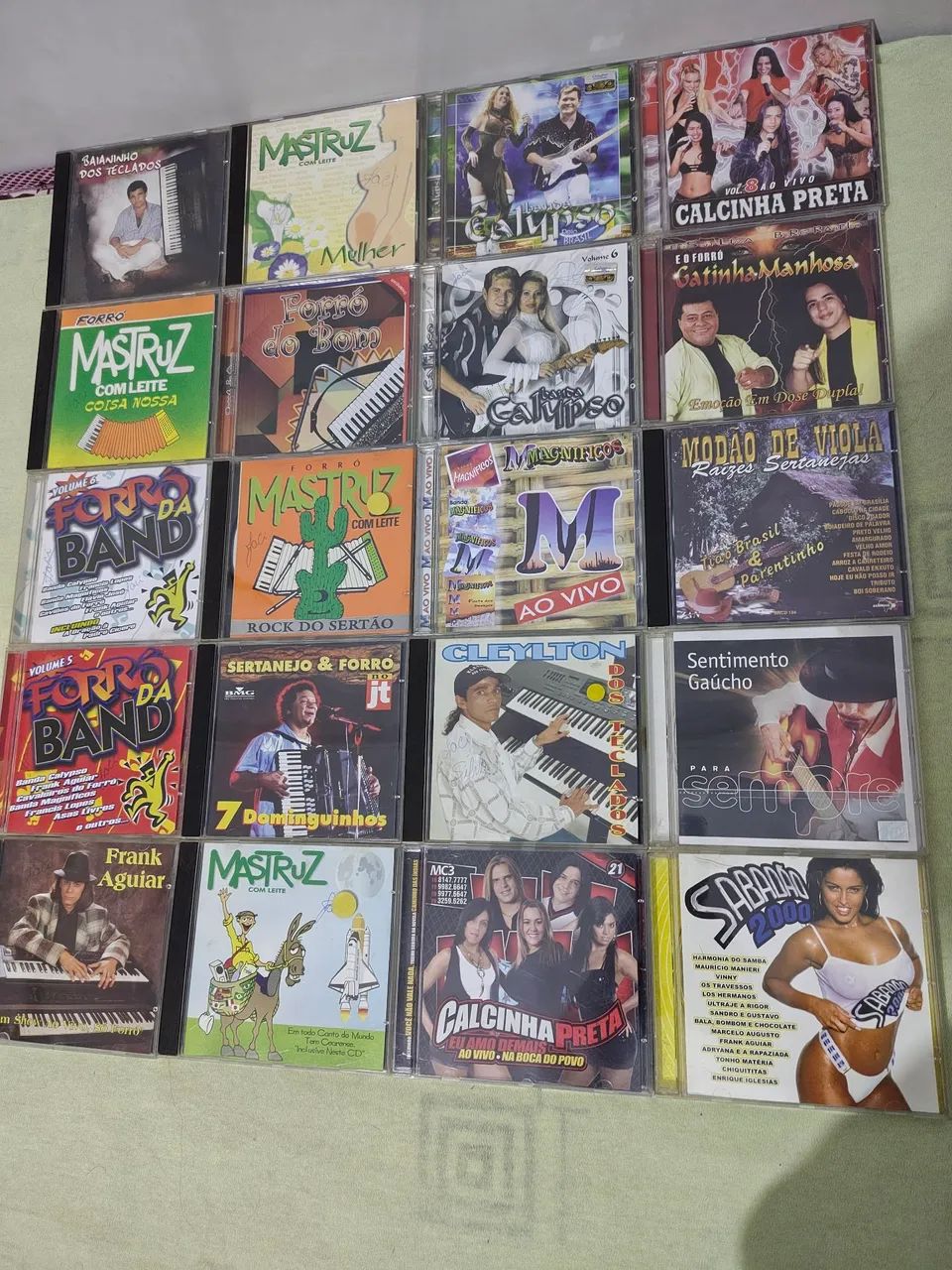 Coleção de CDs vários gêneros 