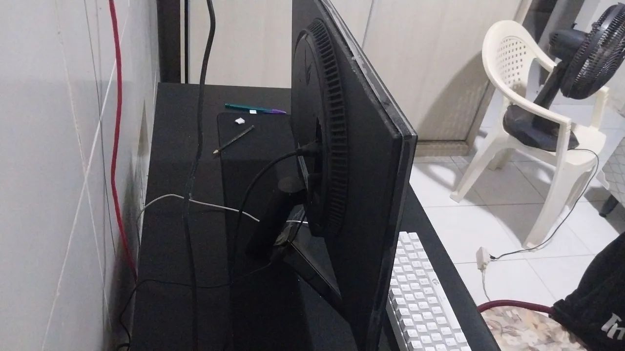 Monitor Gamer LG 24 polegadas - 144Hz - Full HD - Foto 3