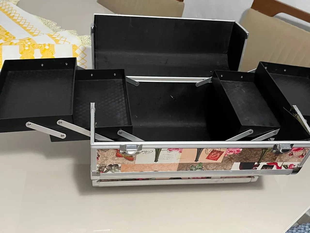 Maleta de Maquiagem Vintage - Foto 2