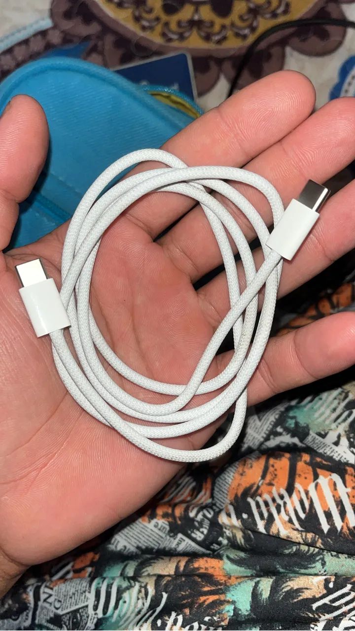 Cabo Tipo C original iPhone 16 em diante aberto só pra conferência.