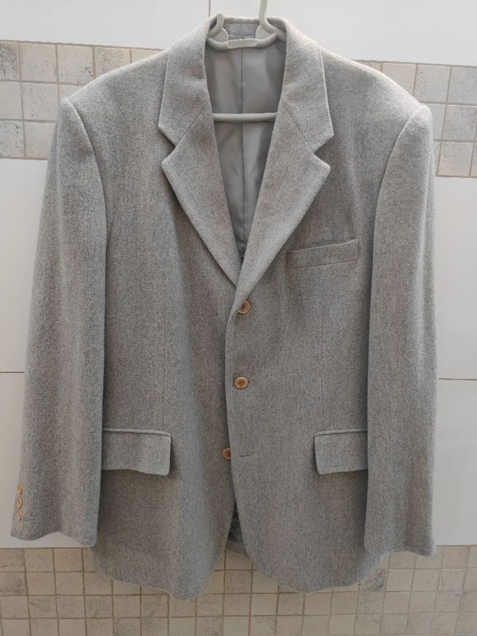 Blazer de lã cinza elegante