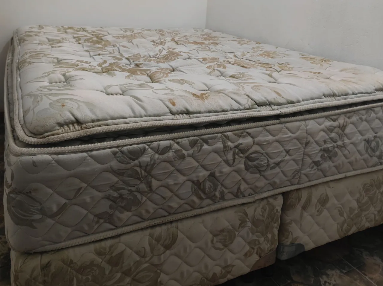 Cama Box de casal Queen Size