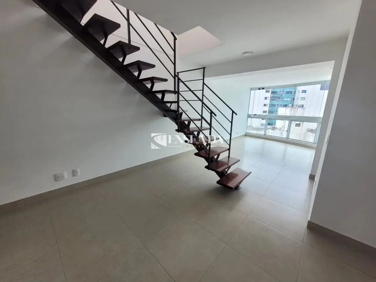 Cobertura à venda em Vila Velha-ES, Praia da Costa! 2 quartos, 1 suíte, 2 salas, 4 banheir