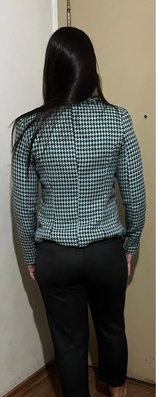 Blazer Tweed com Detalhes em Franja Elegante - Foto 2