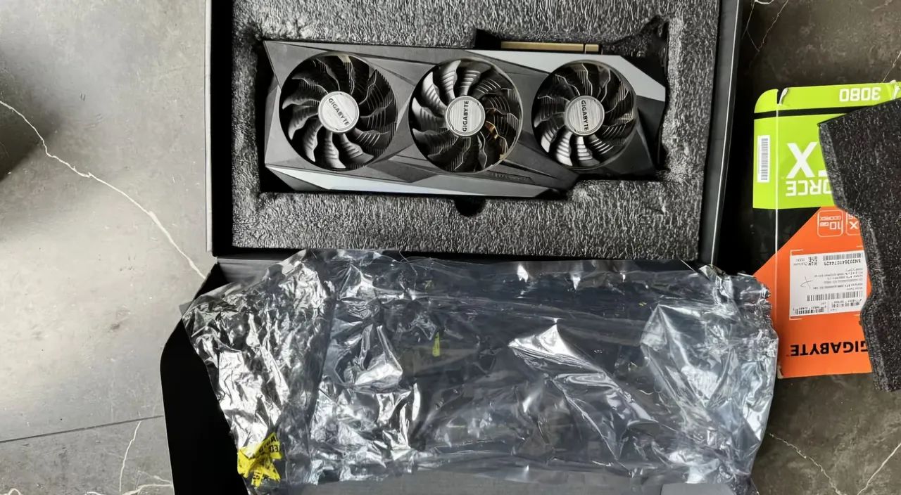 Placa de Vídeo Gigabyte GeForce RTX 3080 GAMING OC 10GB - Foto 4
