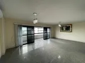VIEIRALVES, COND SAINT CYR, 211M2, 4 QTOS SENDO 2 SUÍTES, ARMÁRIOS, CLIMATIZADO, 3 VAGAS,