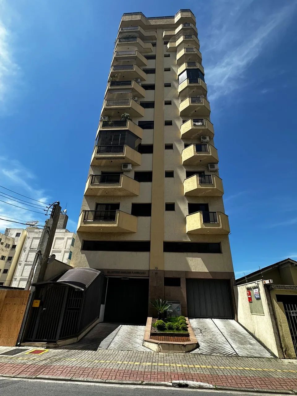 Apartamento para aluguel tem 101 metros quadrados com 3 quartos em Centro - Taubaté - SP