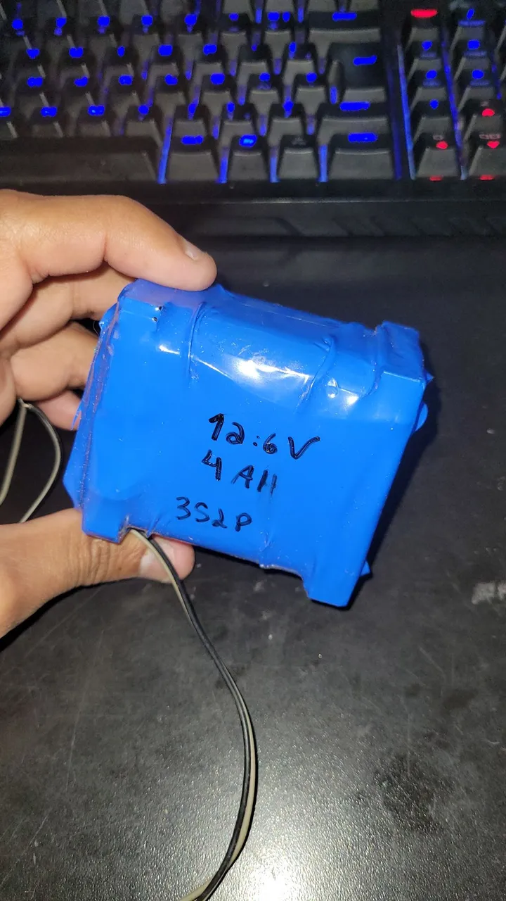 Bateria 12.6V 4A reais, testada 100%