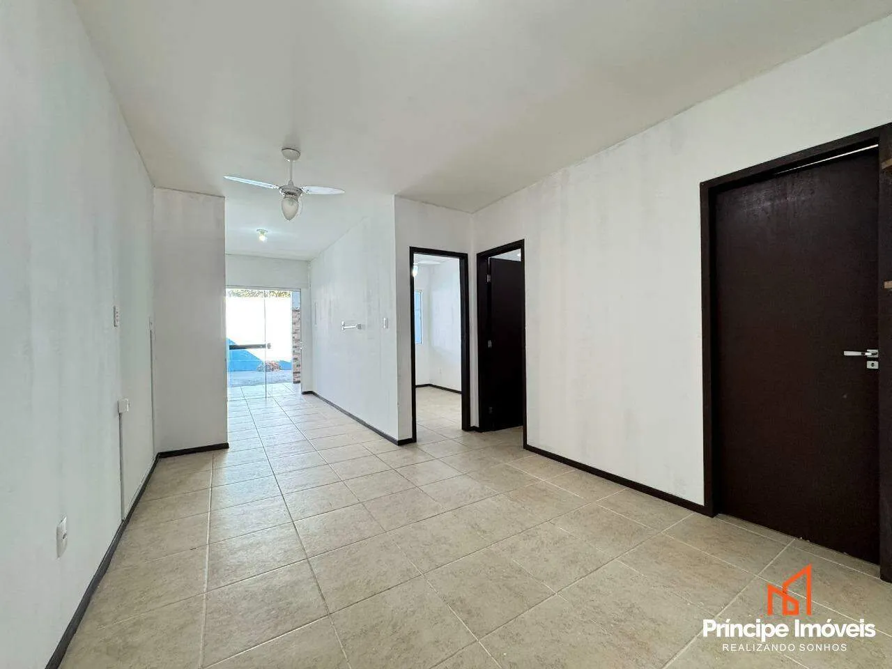 Casa com 2 dormitórios no Parque Guarani em Joinville