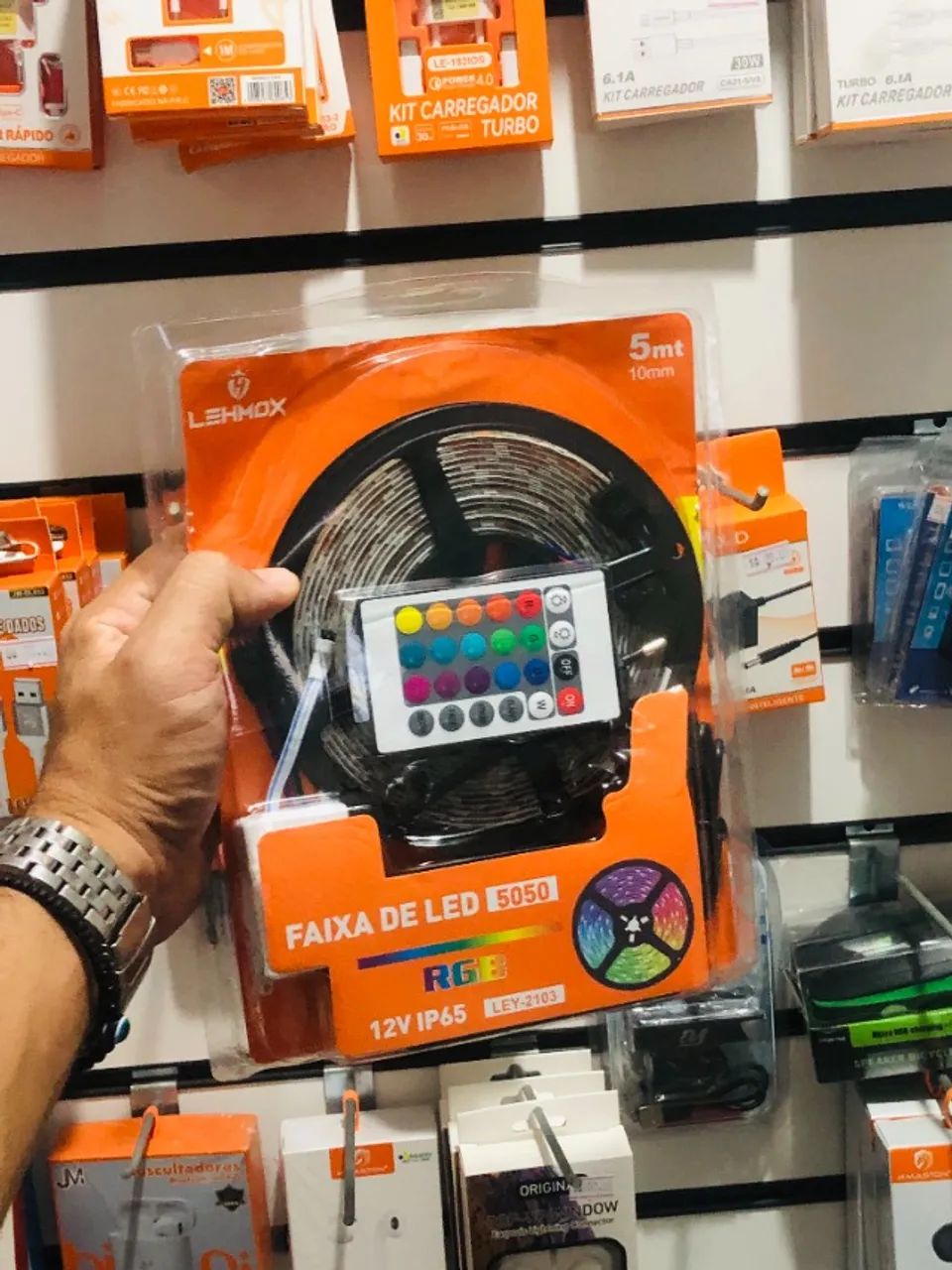 Fita Led com 5m - USB colorida - com controle - Decore seu ambiente